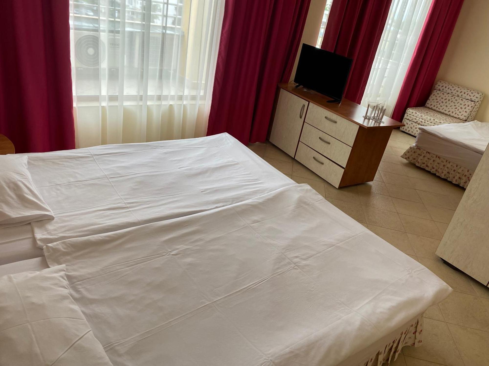 Hotel Atol Pantai Sunny Bagian luar foto