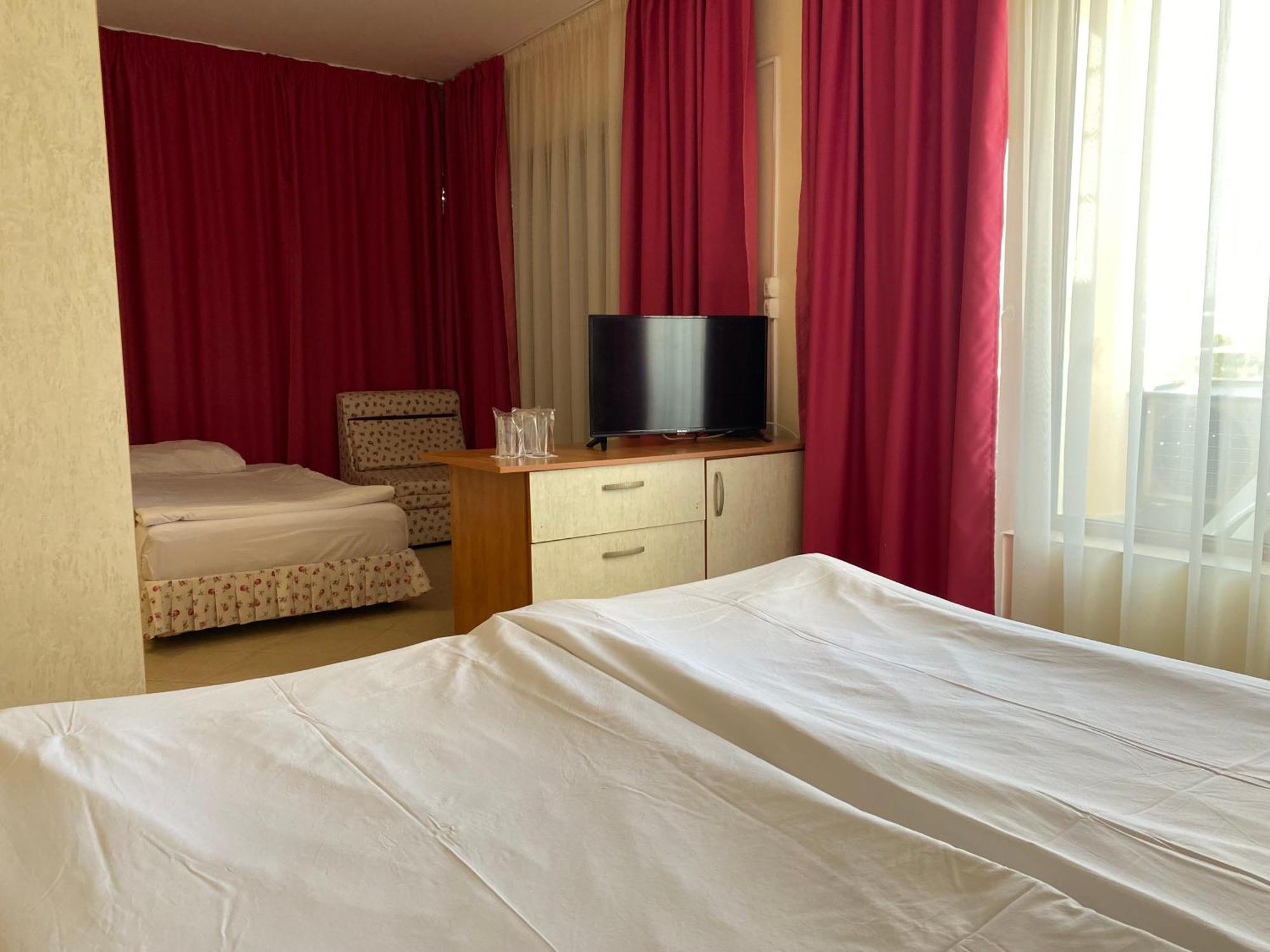 Hotel Atol Pantai Sunny Bagian luar foto